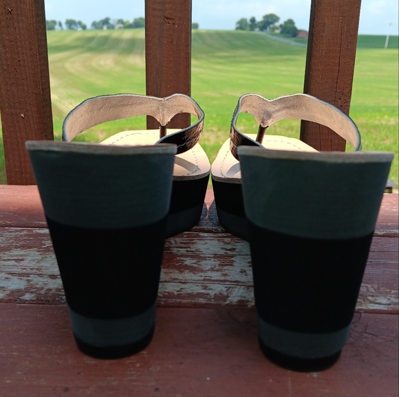 Nine West Wedge Thong Flip Flops - Black/Gray - Size 6 - Picture 9 of 12